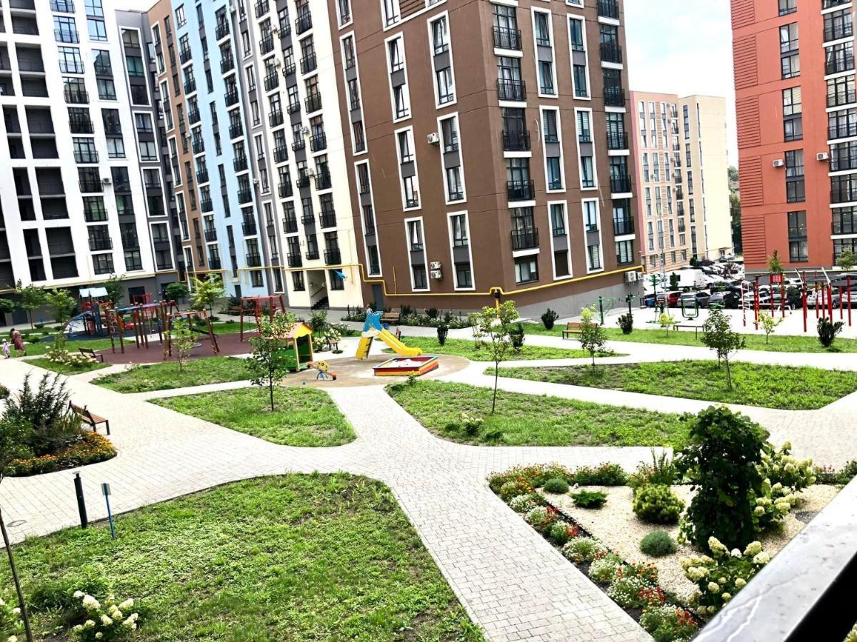 Osapart Hotel In A Complex Semycvit 3 إلفيف المظهر الخارجي الصورة